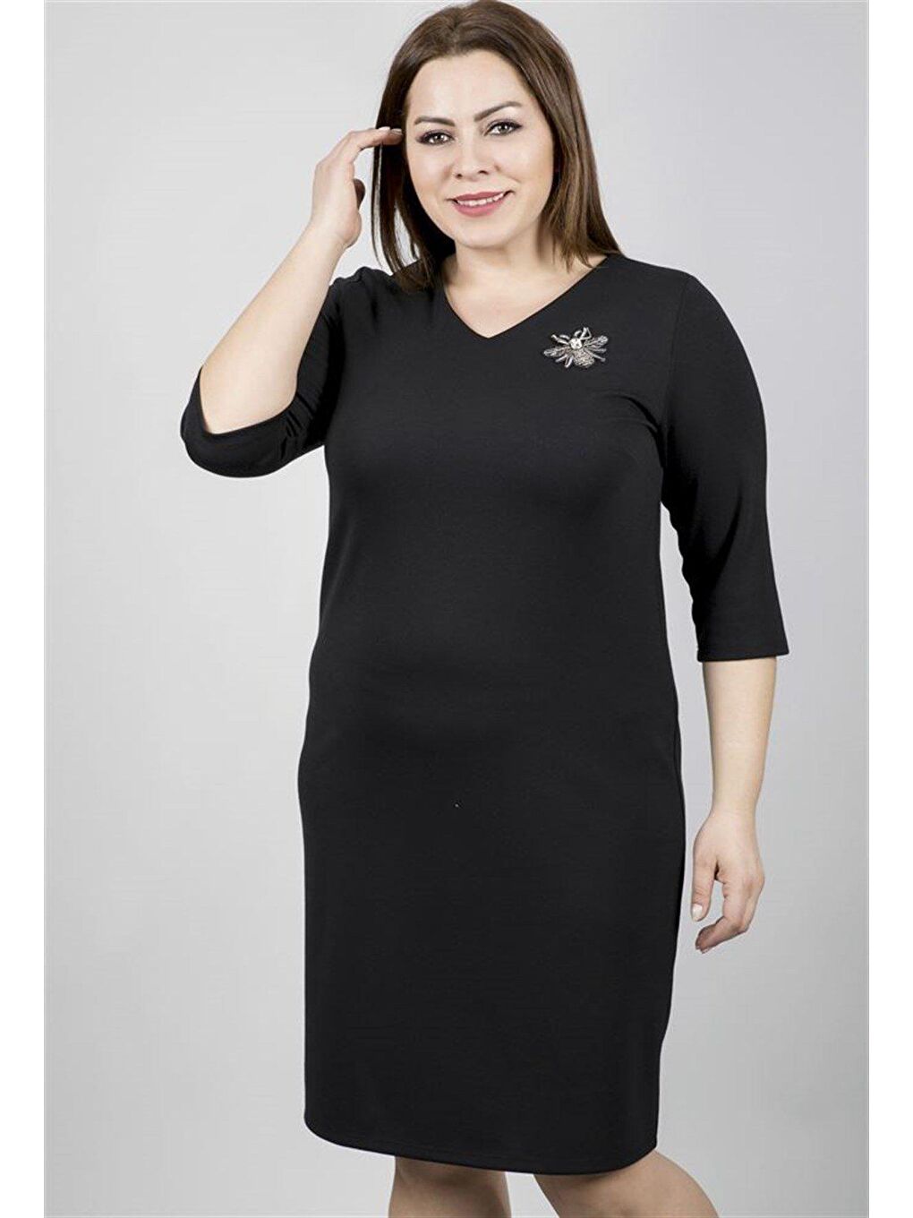 Siyah Broşlu Punto Elbise