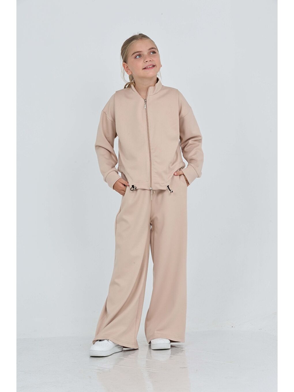 Bej Kız Çocuk Oval Kesim Detaylı Eşofman Takım-4