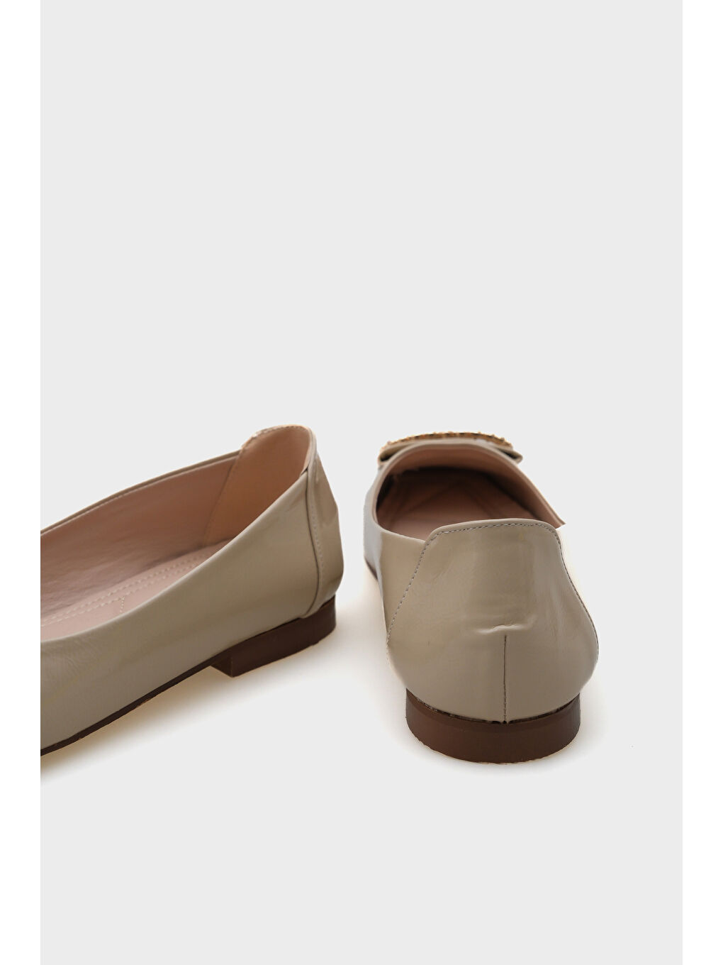 Bej Adel Küt Burunlu Taşlı Tokalı Kadın Babet-5