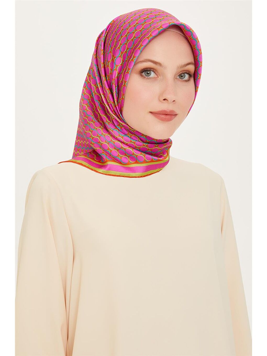 Karışık Geometrik Desenli Sura Saf İpek Eşarp 9226D 81 12