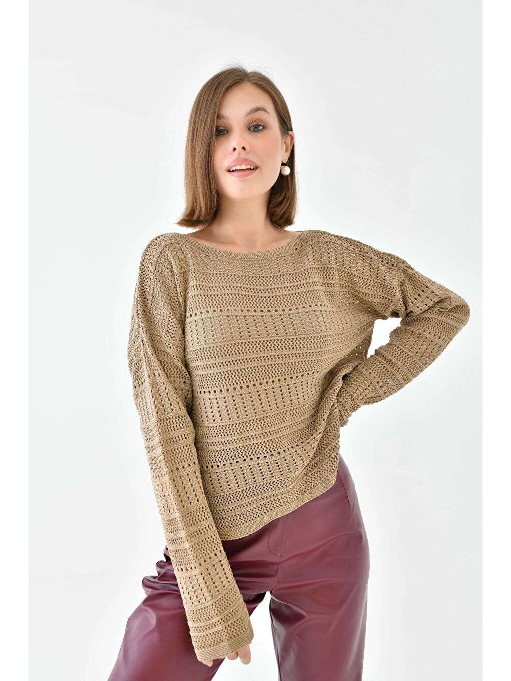 Örgü Detay Oversize Kayık Yaka Kısa Bej Renk Kazak-4