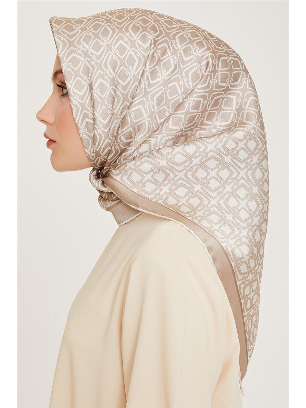 Bej Klasik Desenli Sura Saf İpek Eşarp 9248D 80 80-2