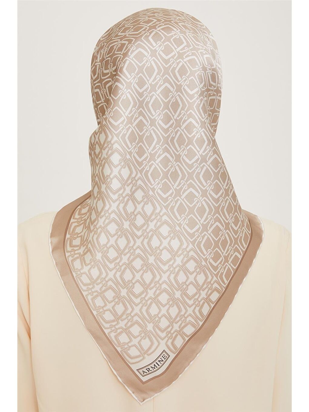 Bej Klasik Desenli Sura Saf İpek Eşarp 9248D 80 80-3