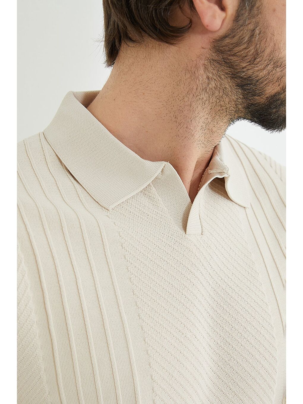 Bej Fitilli Apaş Yaka Triko Tişört-3