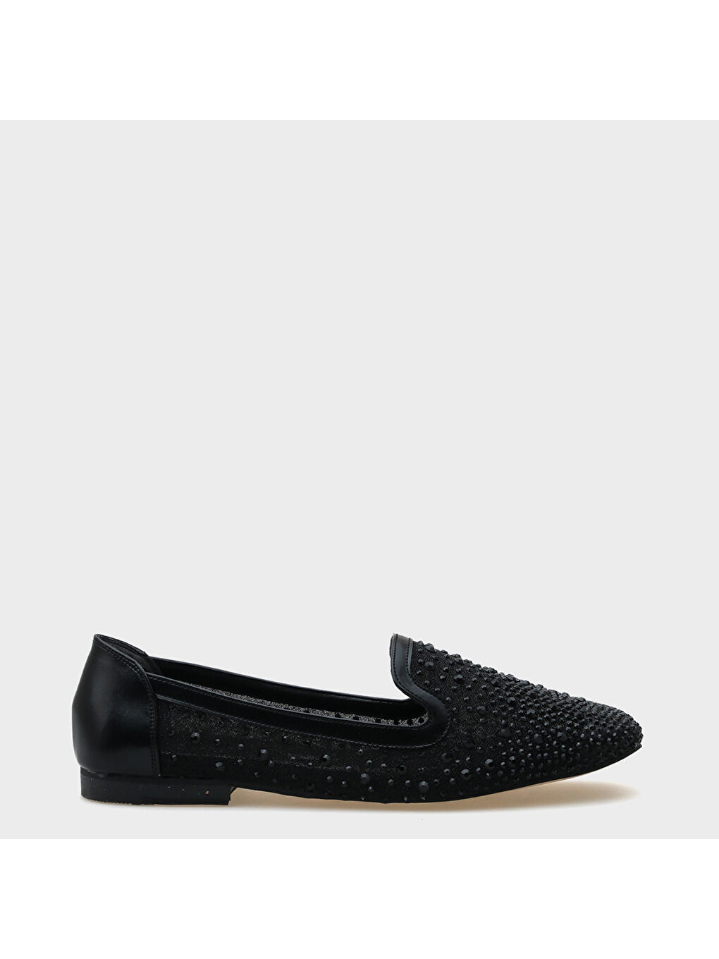 Siyah Ada Küt Burunlu Fileli Taşlı Kadın Babet