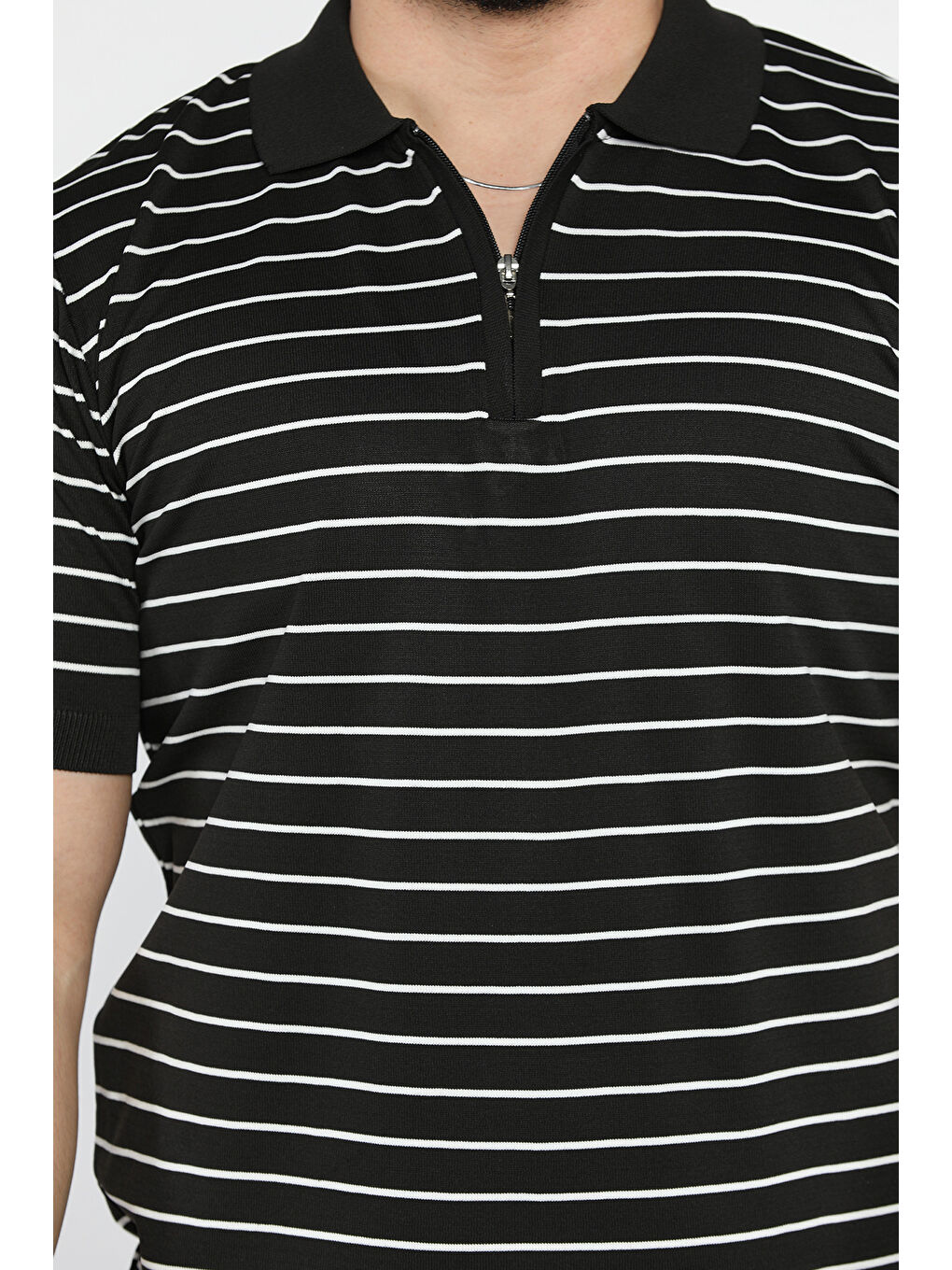 Siyah Erkek Polo Yaka Çizgi Desenli Yarım Fermuarlı Triko Tişört-3