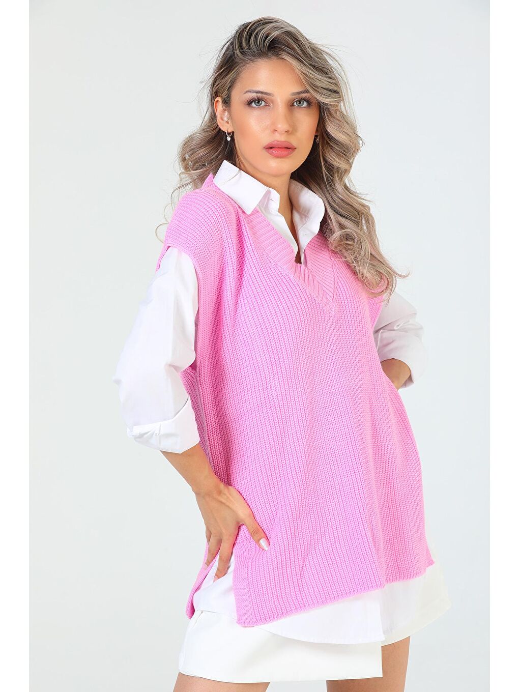 Pembe Kadın V Yaka Yan Yırtmaçlı Triko Süvete-1