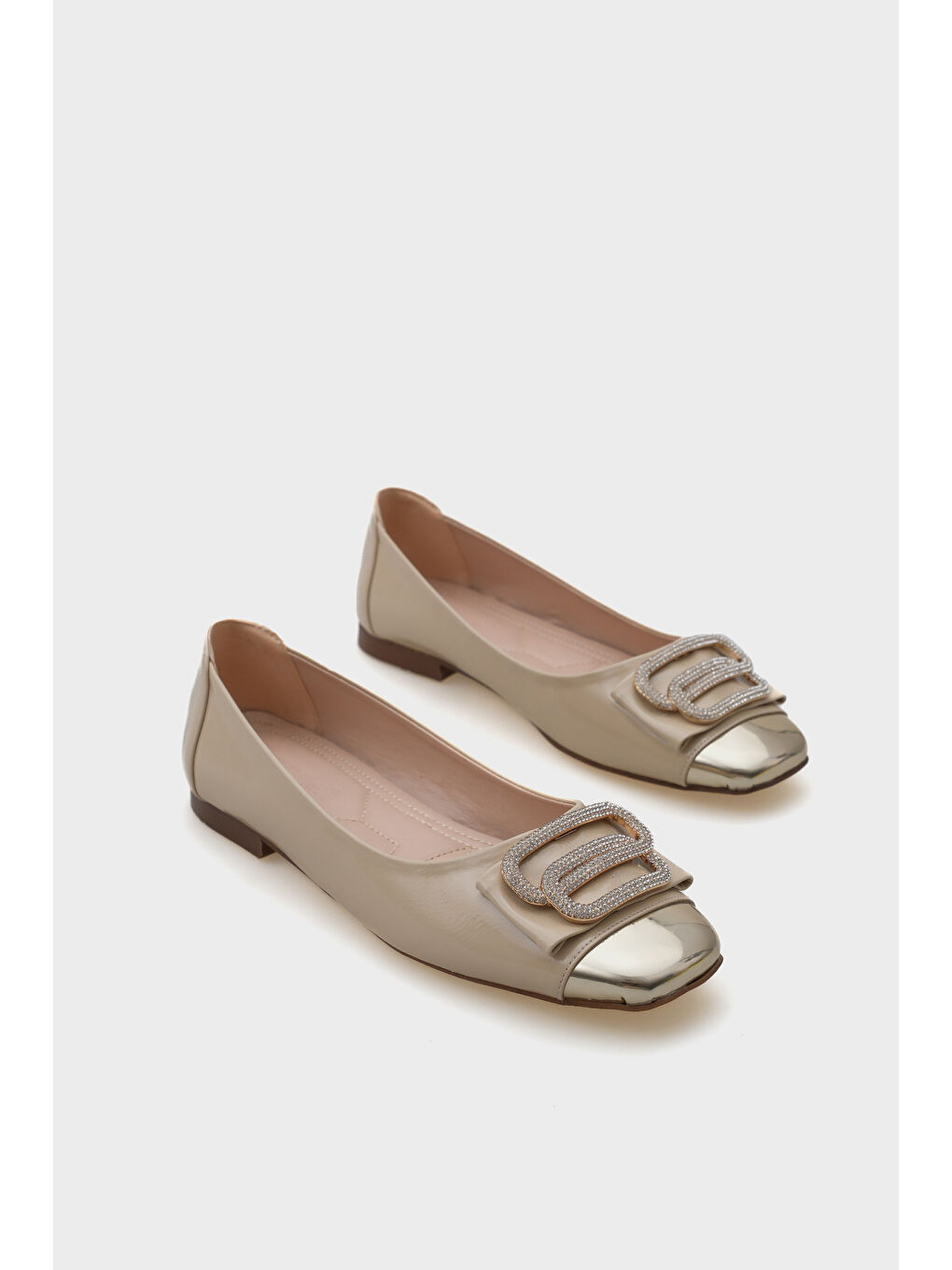 Bej Adina Küt Burunlu Aynalı Taşlı Tokalı Kadın Babet-1