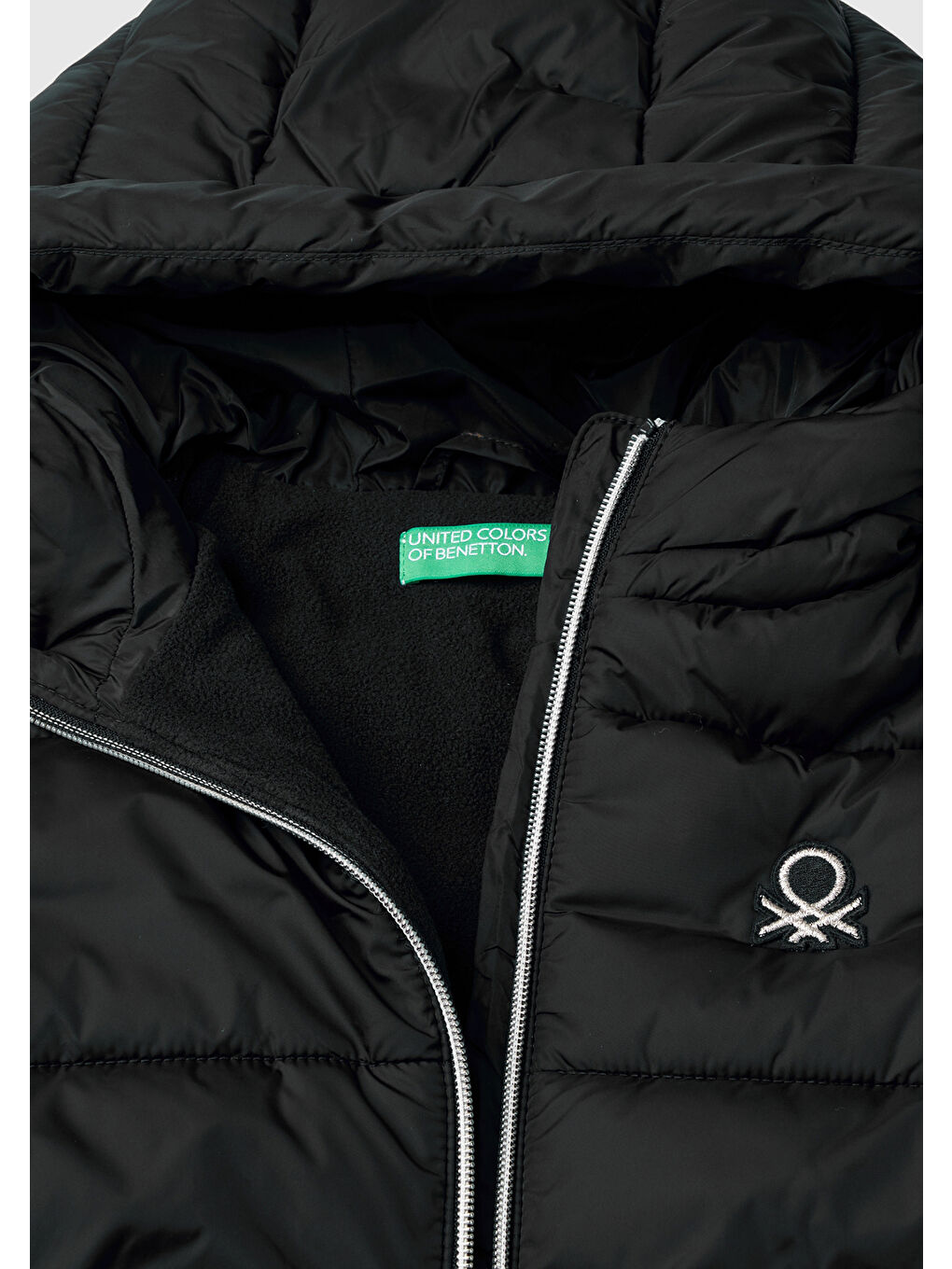 Kız Çocuk Siyah Sol Göğsü Logo İşlemeli Cepli Kapüşonlu Yüksek Yaka Mont-2