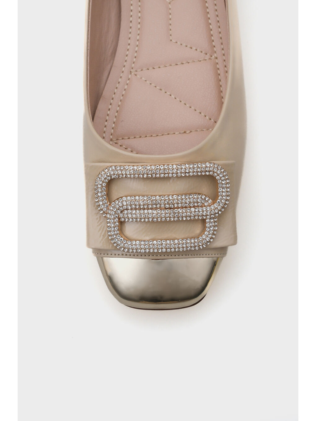 Bej Adina Küt Burunlu Aynalı Taşlı Tokalı Kadın Babet-2