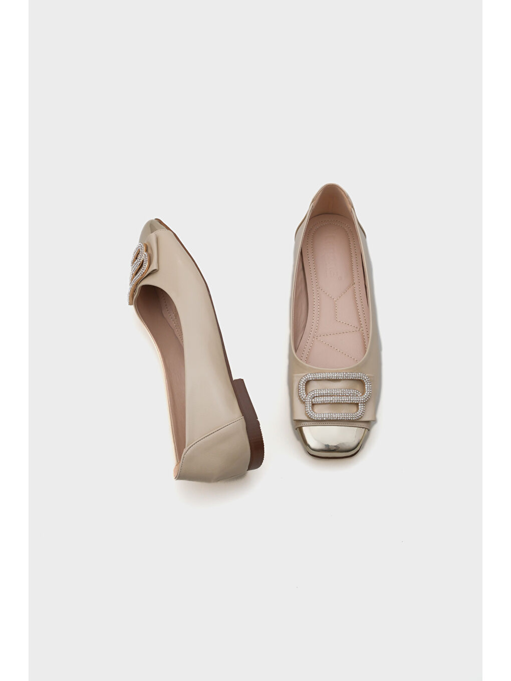 Bej Adina Küt Burunlu Aynalı Taşlı Tokalı Kadın Babet-3