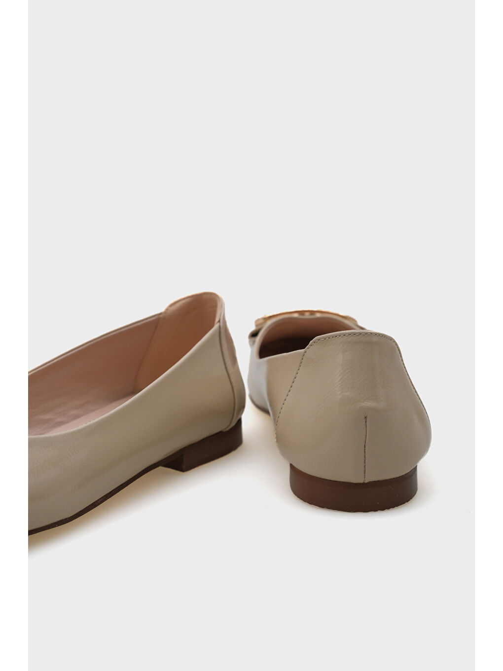 Bej Adina Küt Burunlu Aynalı Taşlı Tokalı Kadın Babet-5