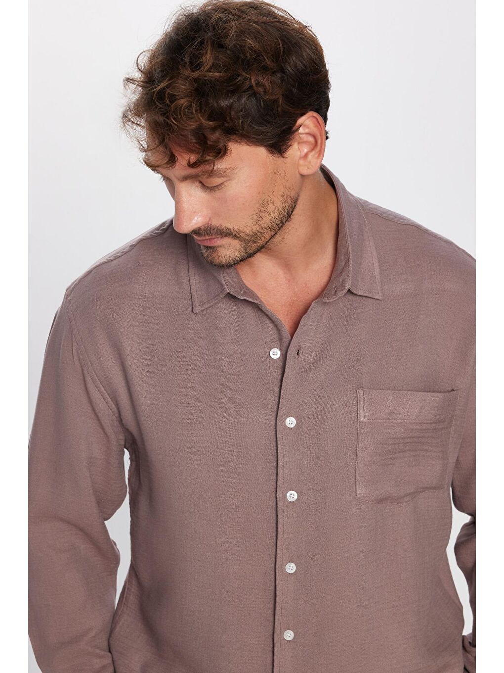 Erkek Relax Fit Rahat Kesim Viskon Pamuklu Tek Cepli Düz Mürdüm Gömlek-1
