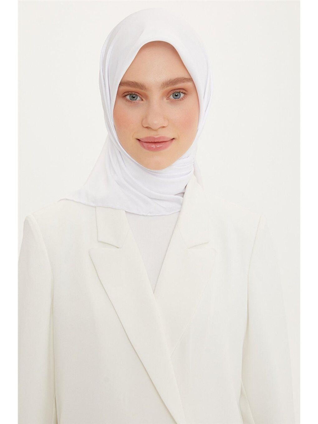 Beyaz Sport Eşarp Düz Fon 147