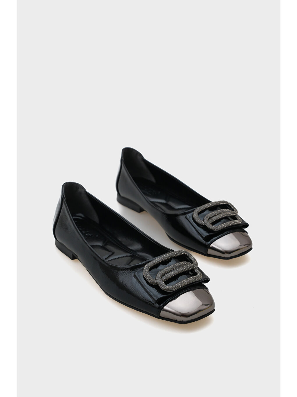 Bej Adina Küt Burunlu Aynalı Taşlı Tokalı Kadın Babet-1