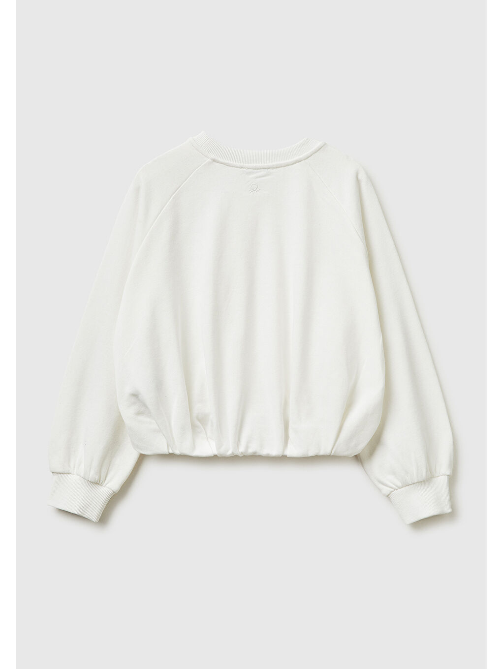 Kız Çocuk Beyaz Pul Detaylı Arkası Logo İşlemeli Yuvarlak Yaka Sweatshirt-1