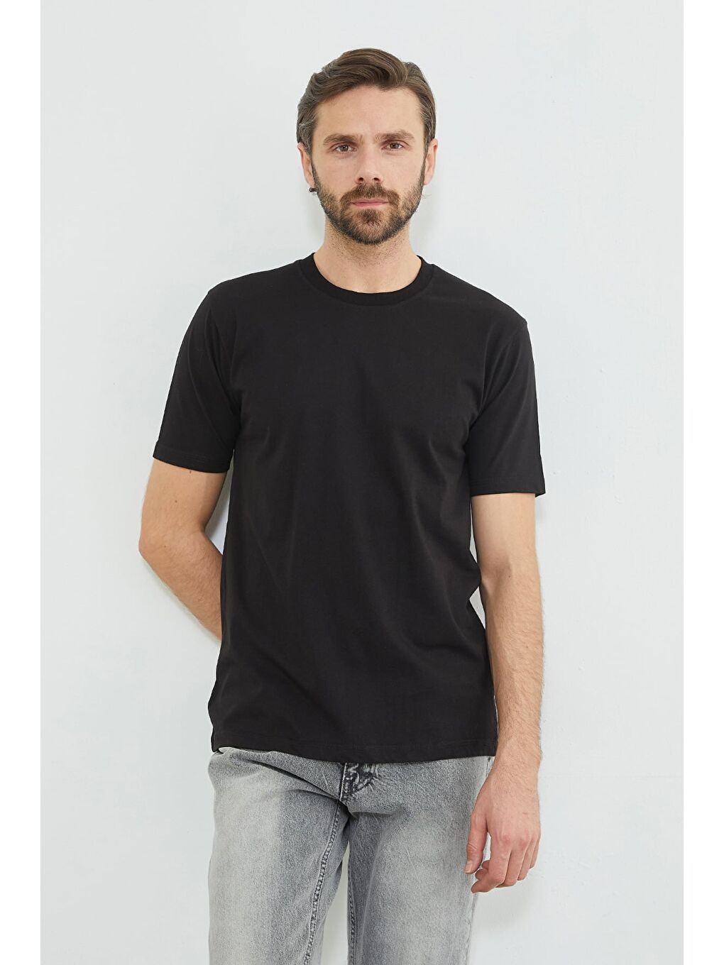 Siyah Basic Bisiklet Yaka Tişört