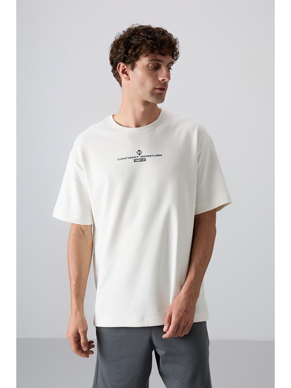 Ekru Pamuklu Kalın Yumuşak Dokulu Oversize Fit Baskılı Erkek Tişört - 88321