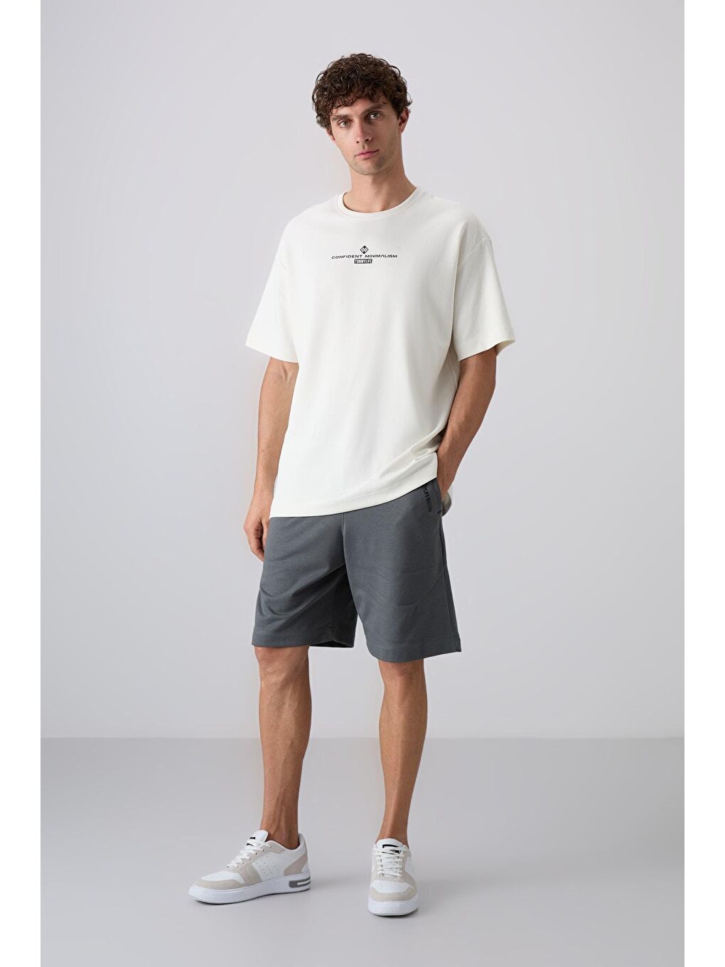 Ekru Pamuklu Kalın Yumuşak Dokulu Oversize Fit Baskılı Erkek Tişört - 88321-1