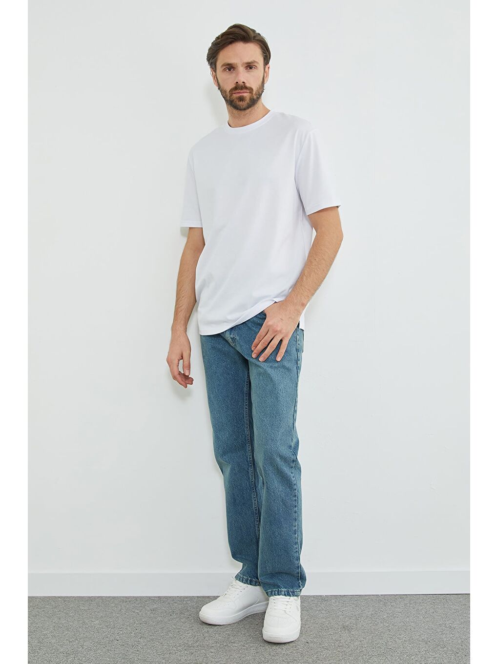 Beyaz Oxford Kumaş Bisiklet Yaka Tişört-3