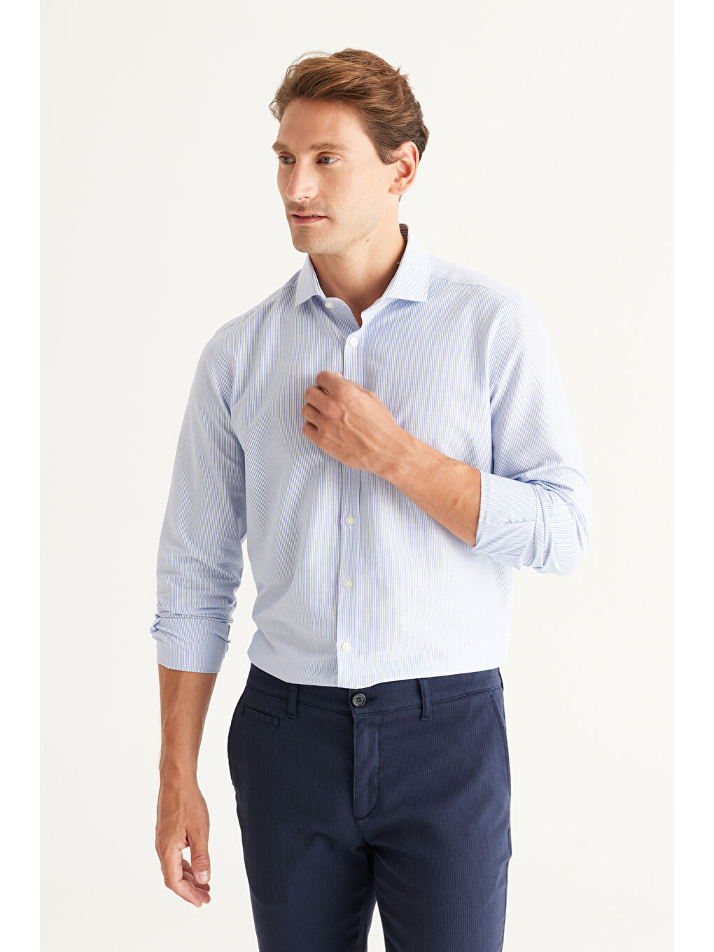 Erkek Beyaz-Lacivert Slim Fit Dar Kesim Küçük İtalyan Yaka %100 Pamuk Armürlü Gömlek-4