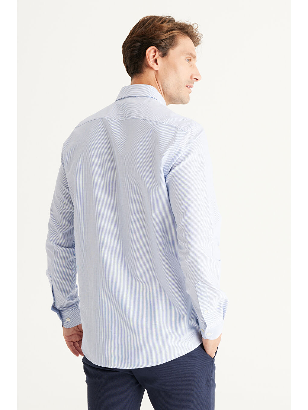 Erkek Beyaz-Lacivert Slim Fit Dar Kesim Küçük İtalyan Yaka %100 Pamuk Armürlü Gömlek-6