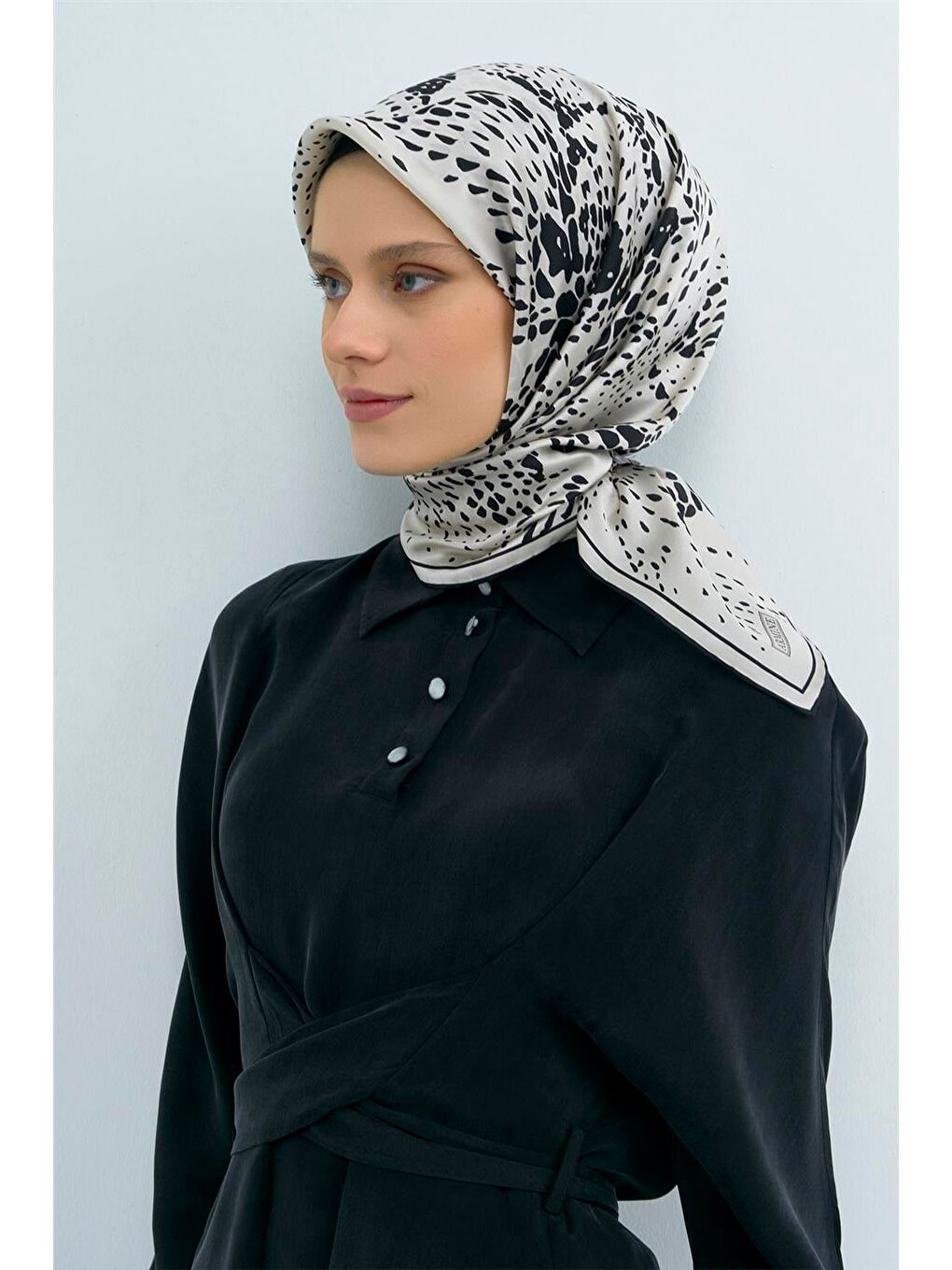 Ekru Saf İpek Twill Eşarp 9552D 81-2