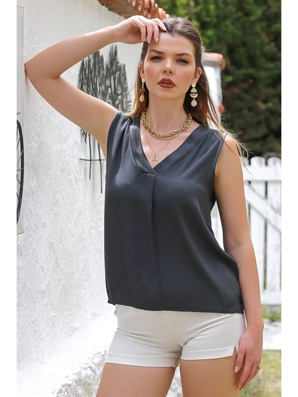 İtalyan Antrasit V Yaka Kolsuz Pileli Dokuma Casual İpek Bluz