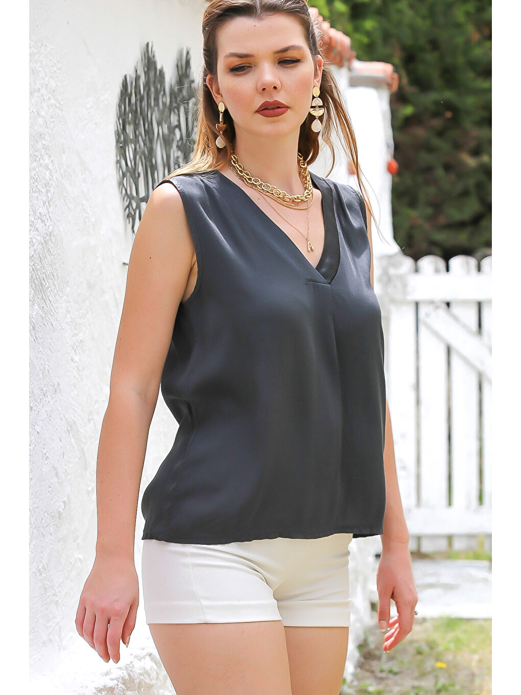 İtalyan Antrasit V Yaka Kolsuz Pileli Dokuma Casual İpek Bluz-1