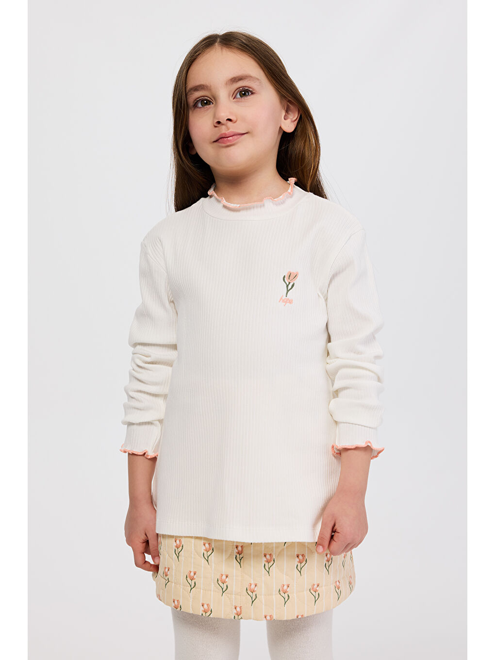 Kız Çocuk Yakası Ve Kol Ucu Dikişli Nakışlı Uzun Kollu Ekru Tişört-5