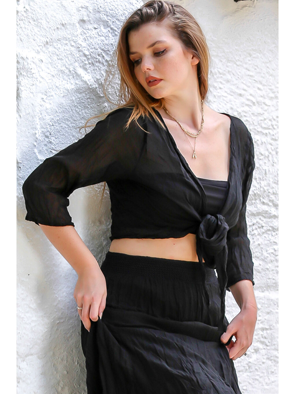 Organik Pamuk Siyah 3/4 Kol Bağlamalı Dokuma Crop Fit Casual Bluz-1