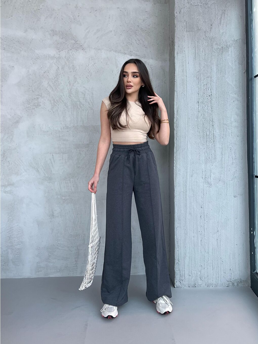 Siyah-Antrasit Kadın Mevsimlik Salaş Geniş Paça Yüksek Bel 2'li Eşofman Altı-4