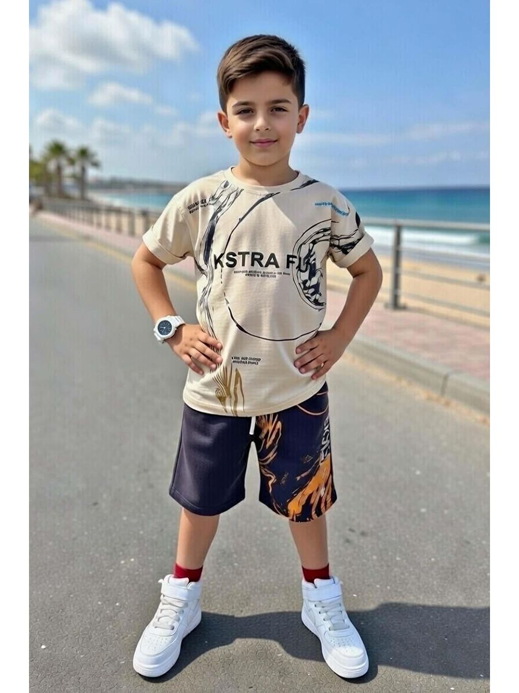 Erkek Çocuk Üzerinde Şekiller ve Fun Yazı Baskılı Bej Tişört Şortlu Takım