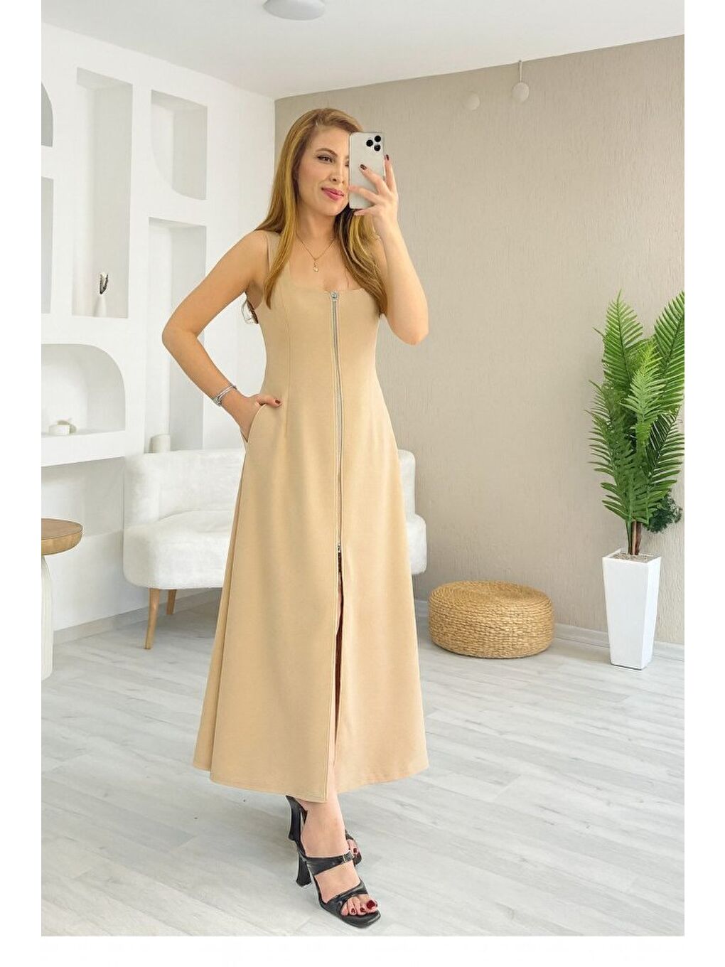 Bej Kadın Askılı Kare Yaka önden Fermuarlı Geniş Kesim Janjan Krep Elbise