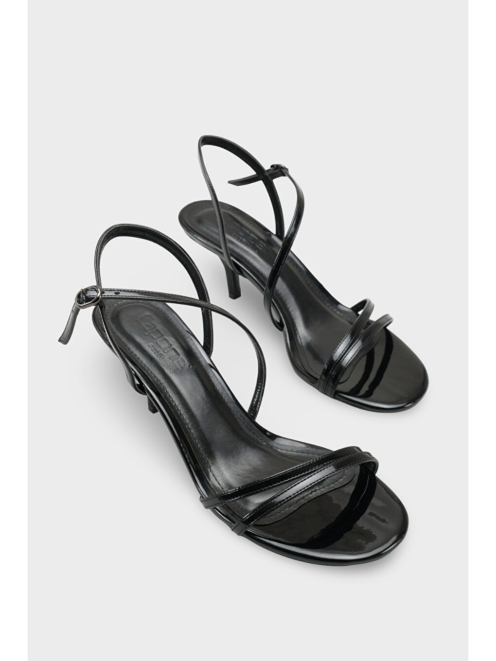 Siyah Vanna Yuvarlak Burunlu Bantlı Orta Topuklu Kadın Ayakkabı-1