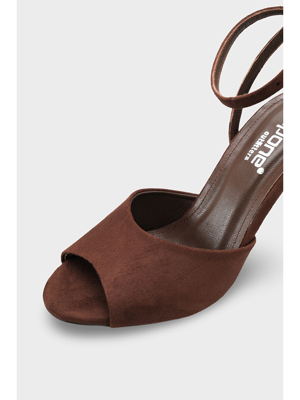 Kahverengi Kenna Hakiki Deri Astarlı Yuvarlak Burunlu Orta Topuklu Bilekten Bantlı Kadın Ayakkabı-3