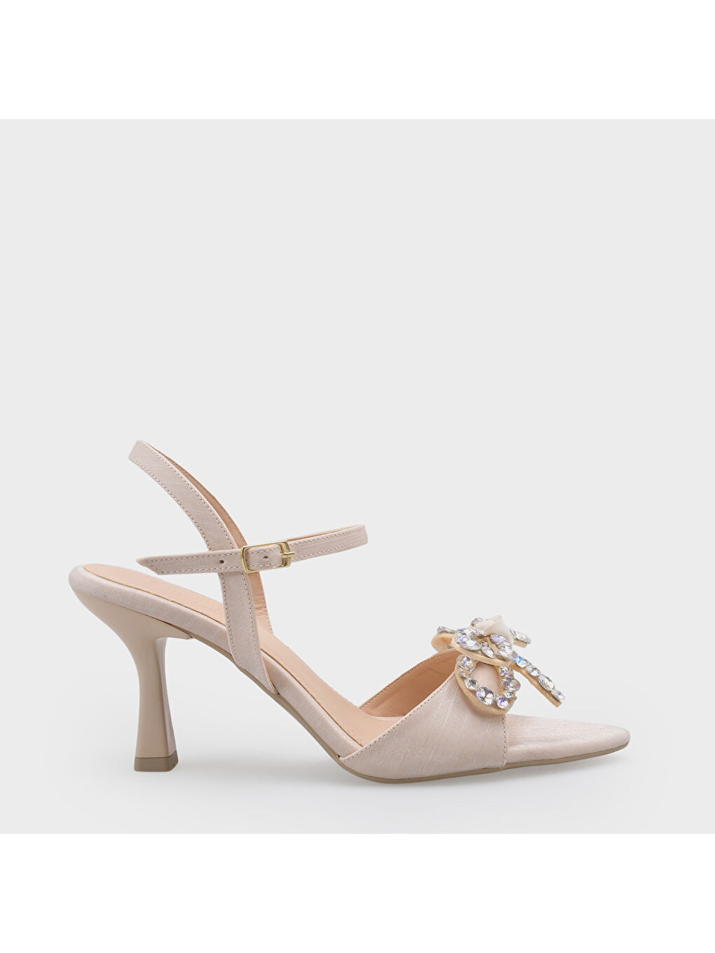 Bej Cissie Sivri Burunlu Taşlı Bilekten Bantlı Saten Orta Topuklu Kadın Ayakkabı-1