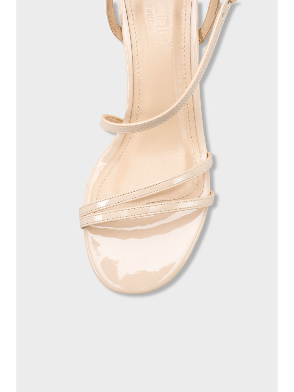 Ekru Vanna Yuvarlak Burunlu Bantlı Orta Topuklu Kadın Ayakkabı-2