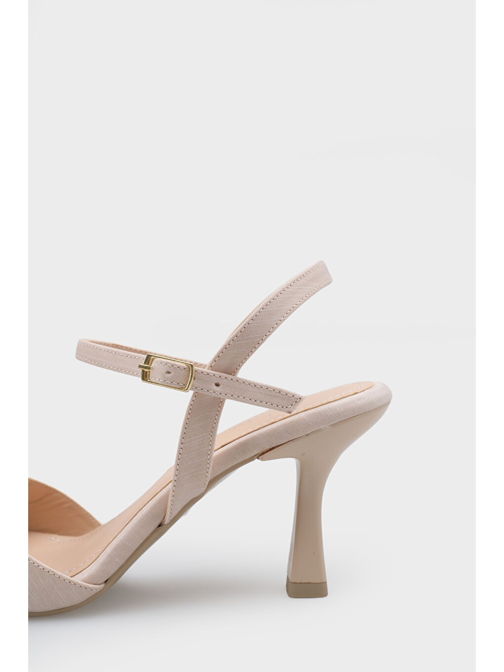 Bej Cissie Sivri Burunlu Taşlı Bilekten Bantlı Saten Orta Topuklu Kadın Ayakkabı-5