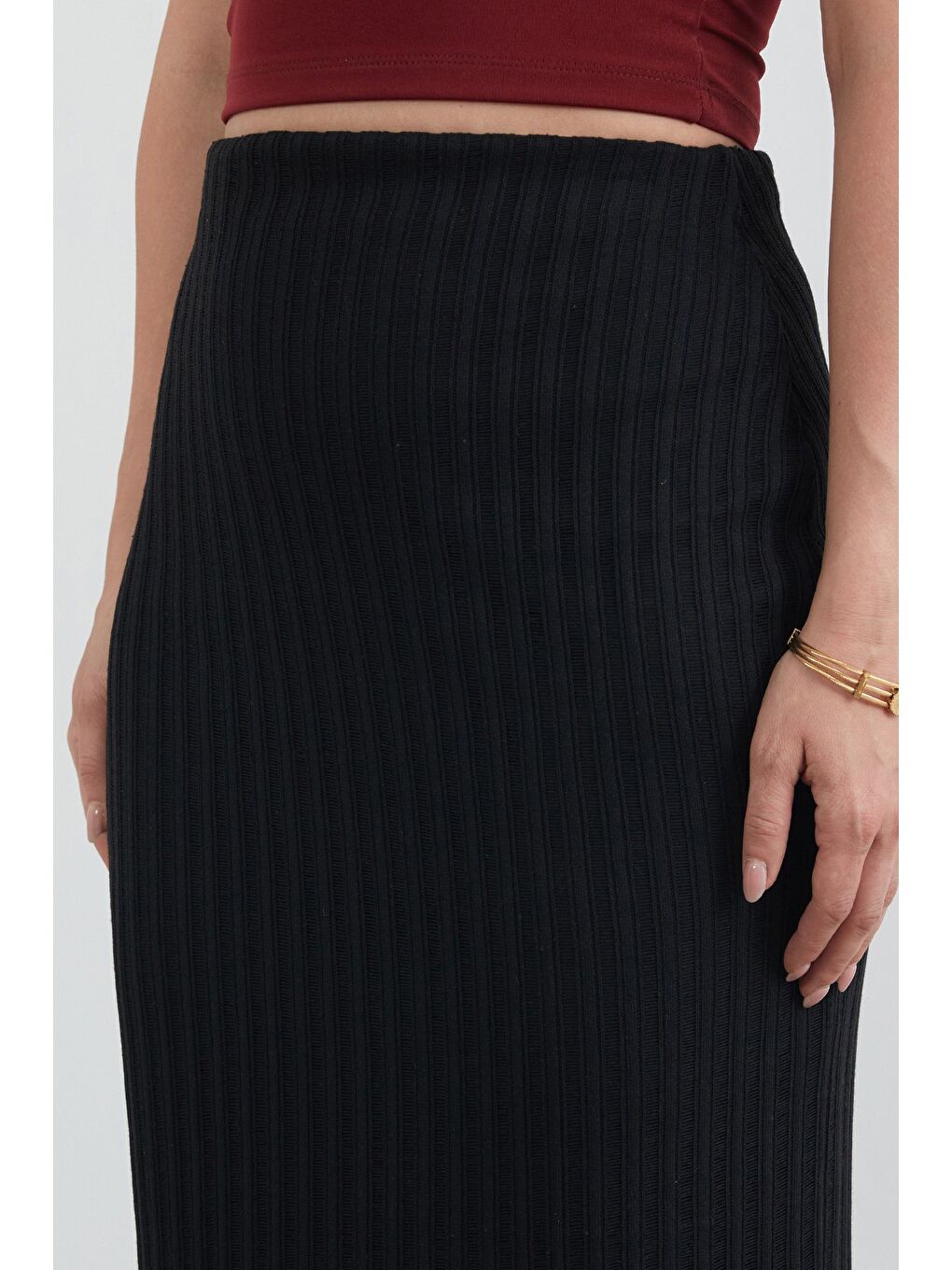 Siyah Beli Lastikli Triko Etek-4