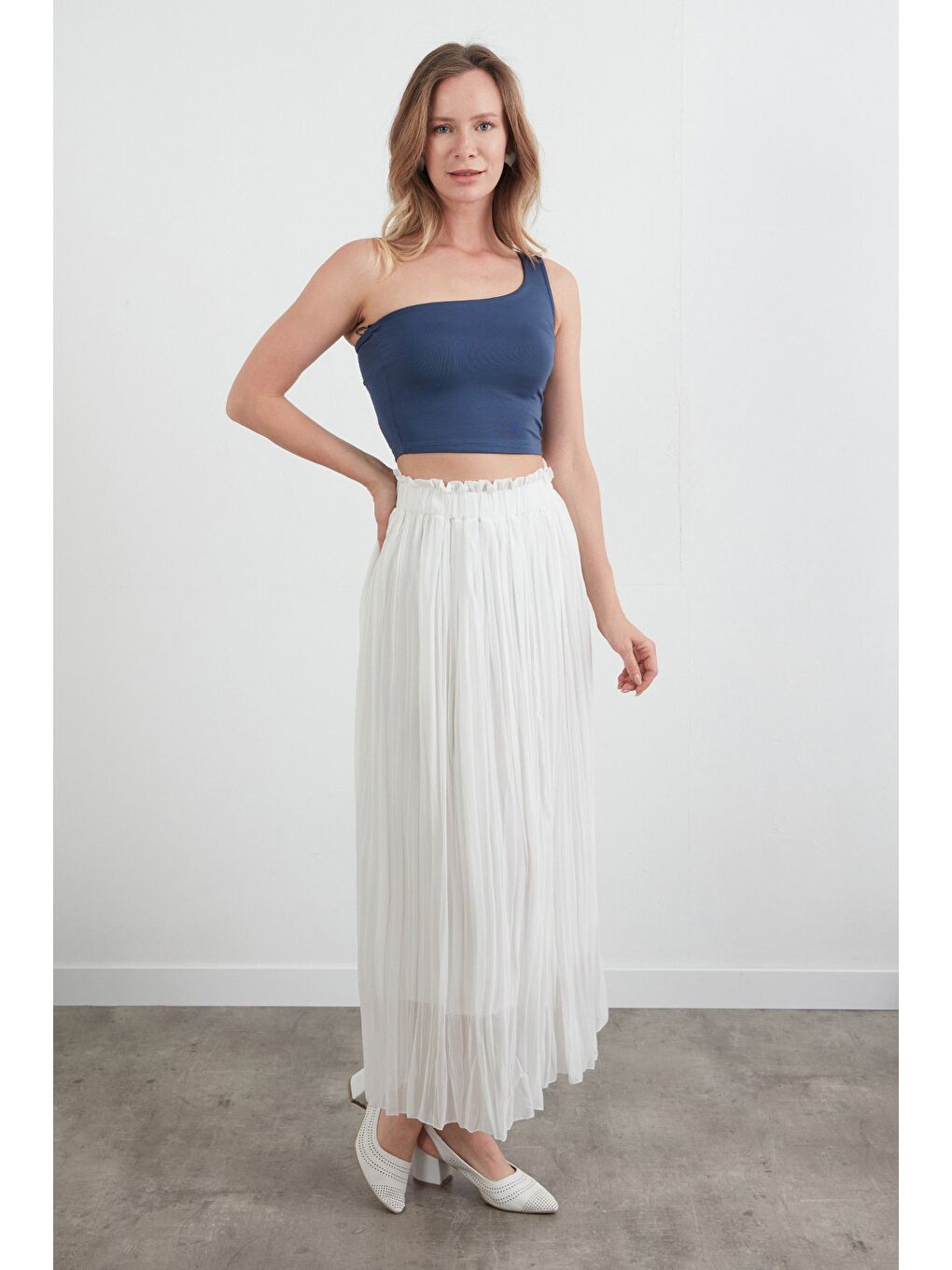 Beyaz Beli Lastikli Piliseli Şifon Etek-2