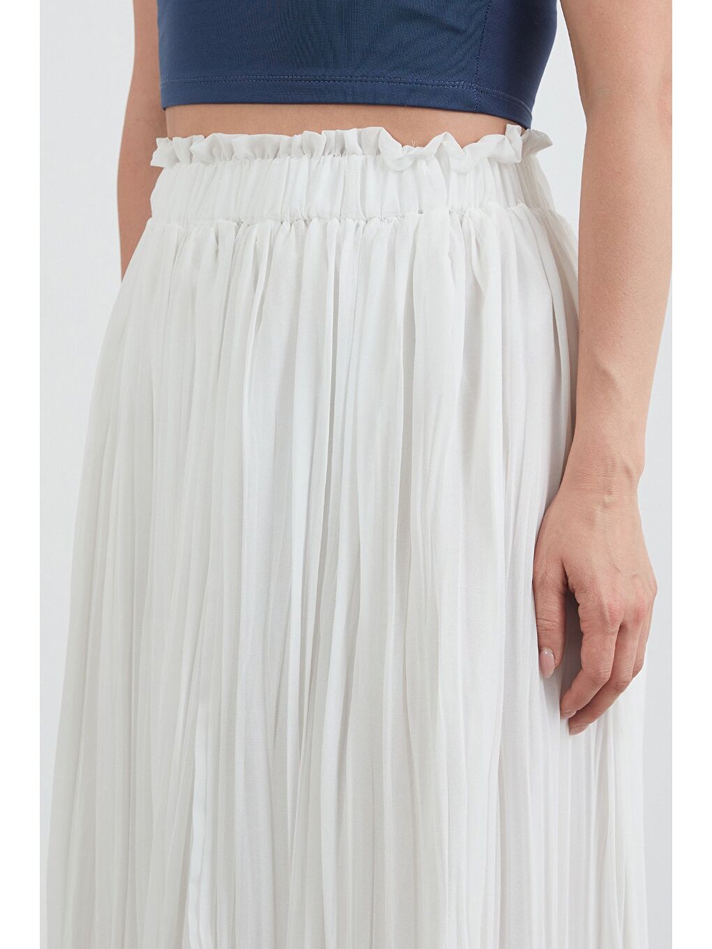 Beyaz Beli Lastikli Piliseli Şifon Etek-4