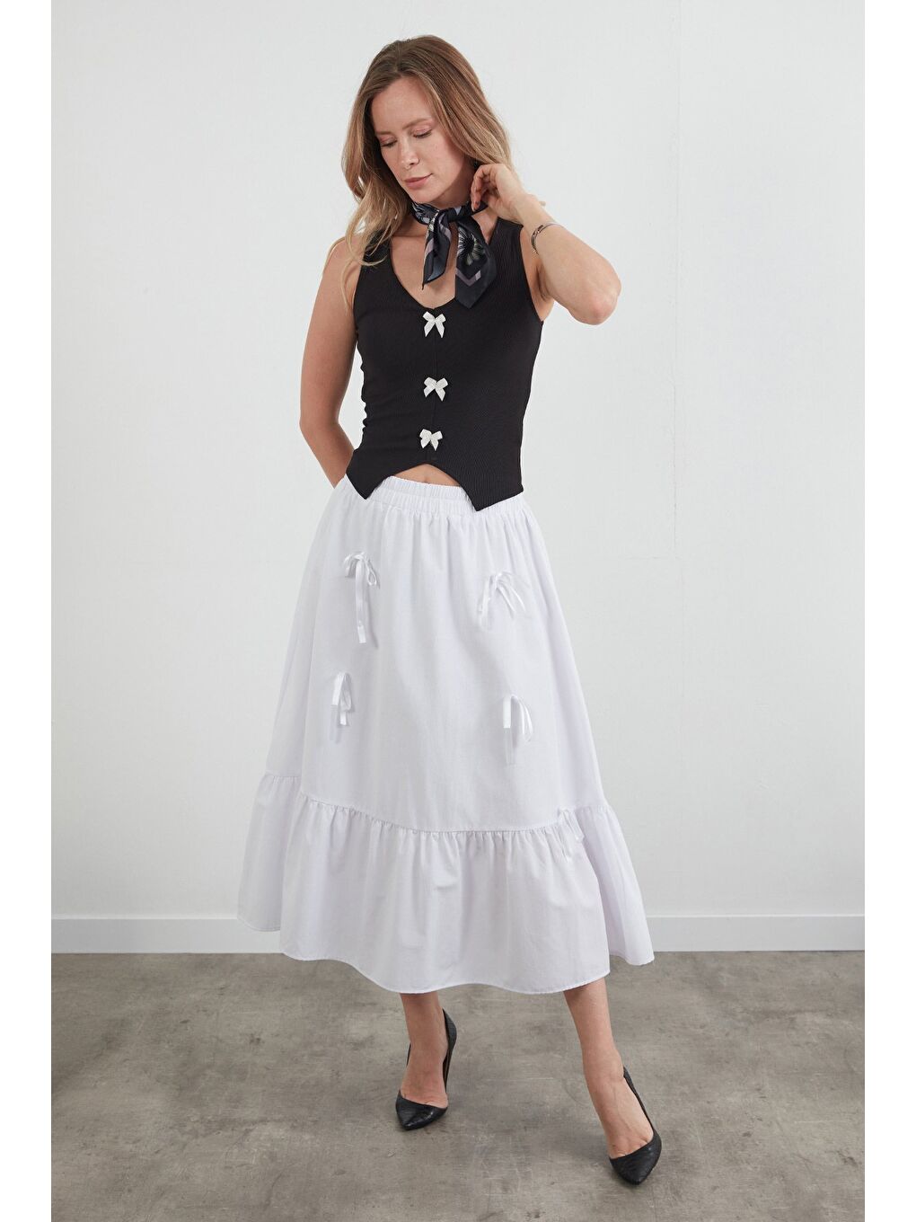 Beyaz Beli Lastikli Kurdeleli Etek-2