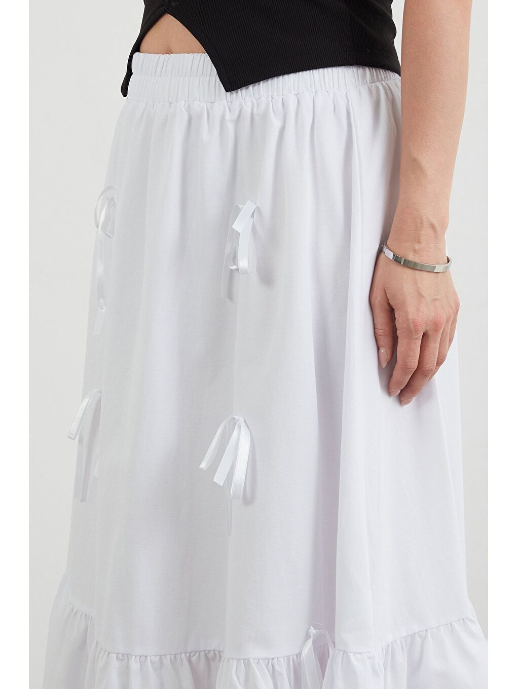 Beyaz Beli Lastikli Kurdeleli Etek-4