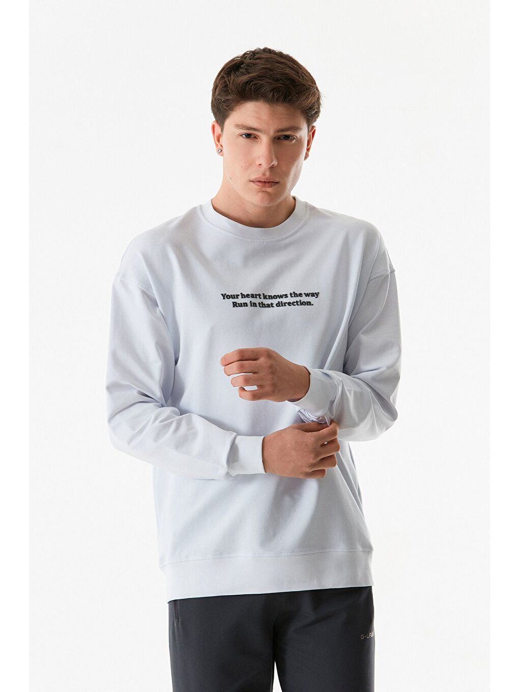 Fullamoda Beyaz Yazı Kabartmalı Bisiklet Yaka Sweatshirt