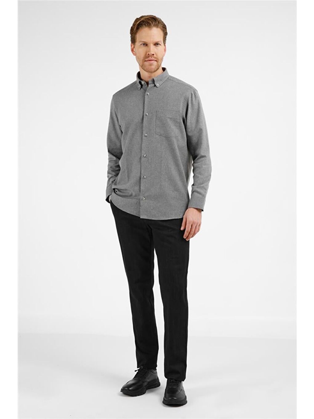 Gri Füme Düğmeli Yaka Uzun Kol Cepli Comfort Fit Pamuklu Gömlek 1004255234-1