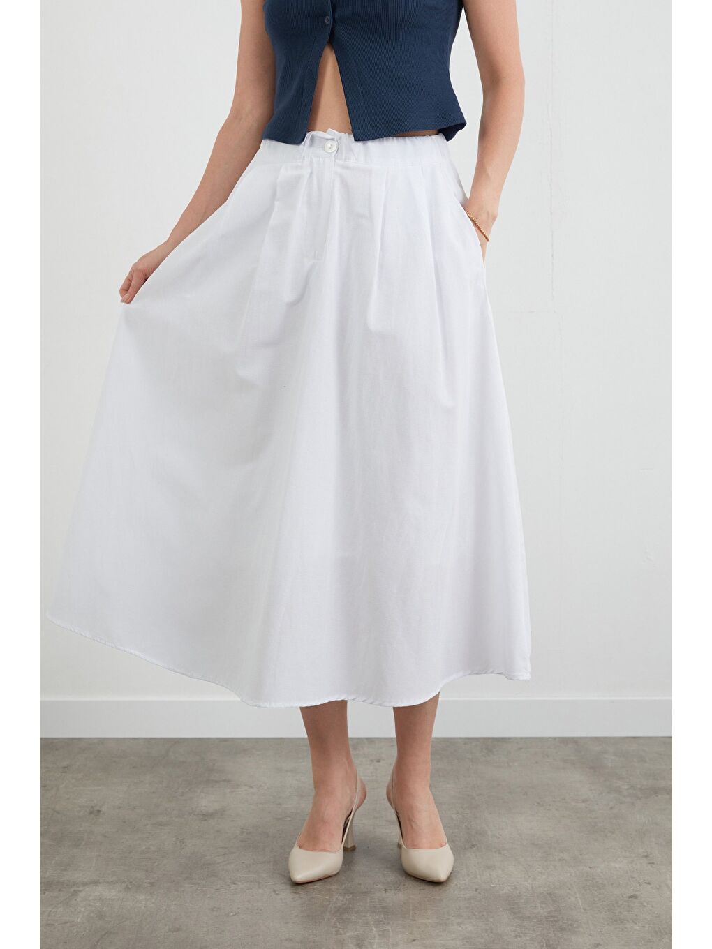 Beyaz Beli Lastikli Düğmeli Fermuarlı Terikoton Etek-1