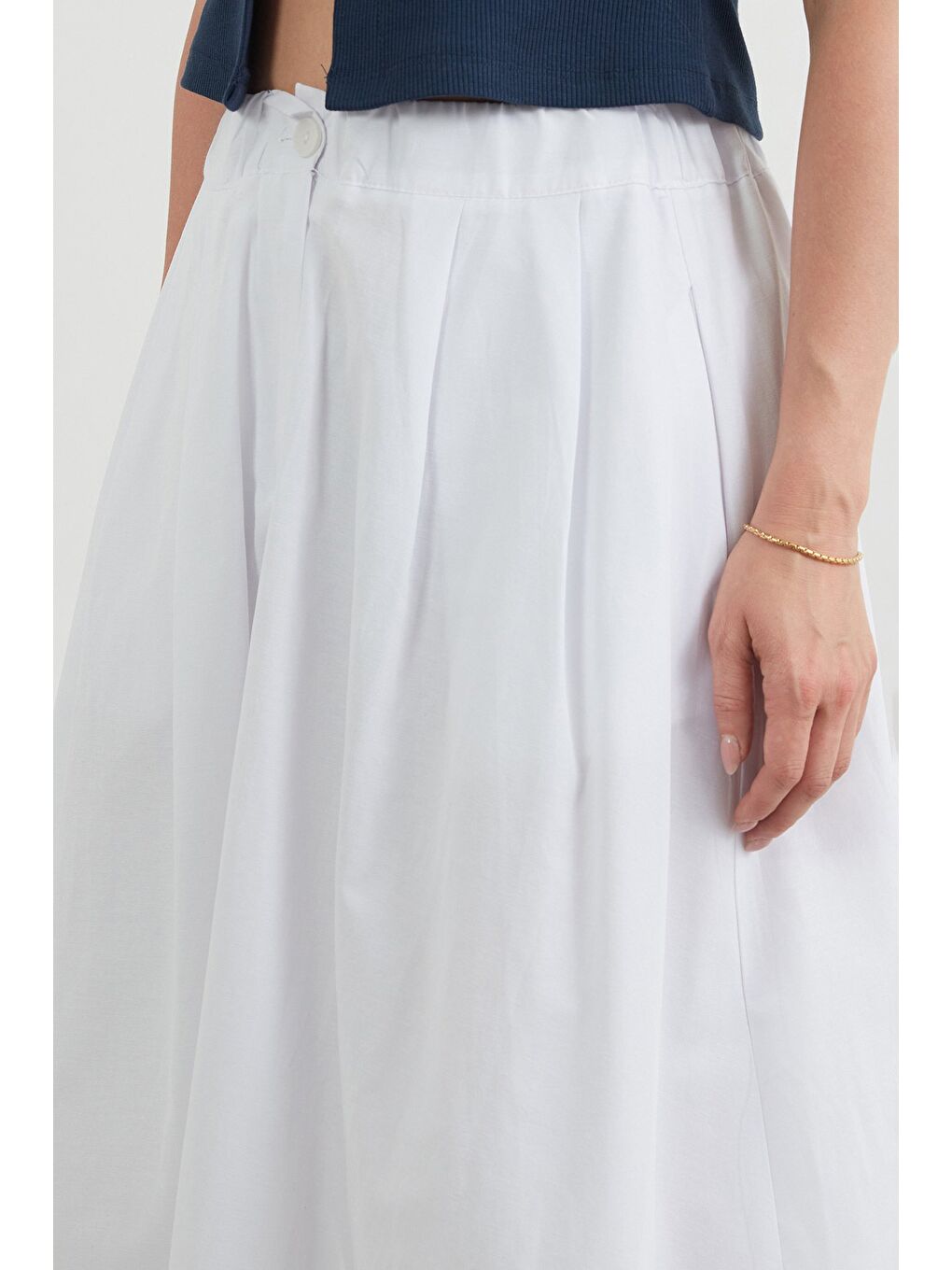 Beyaz Beli Lastikli Düğmeli Fermuarlı Terikoton Etek-4