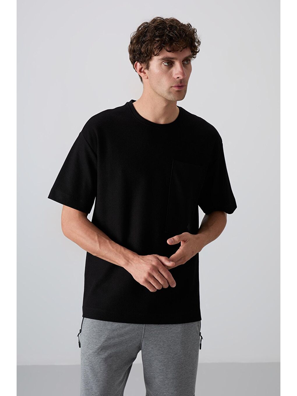 TOMMYLIFE Siyah Pamuklu Kalın Yüzeyi Dokulu Oversize Fit Basic Erkek T-Shirt - 88341