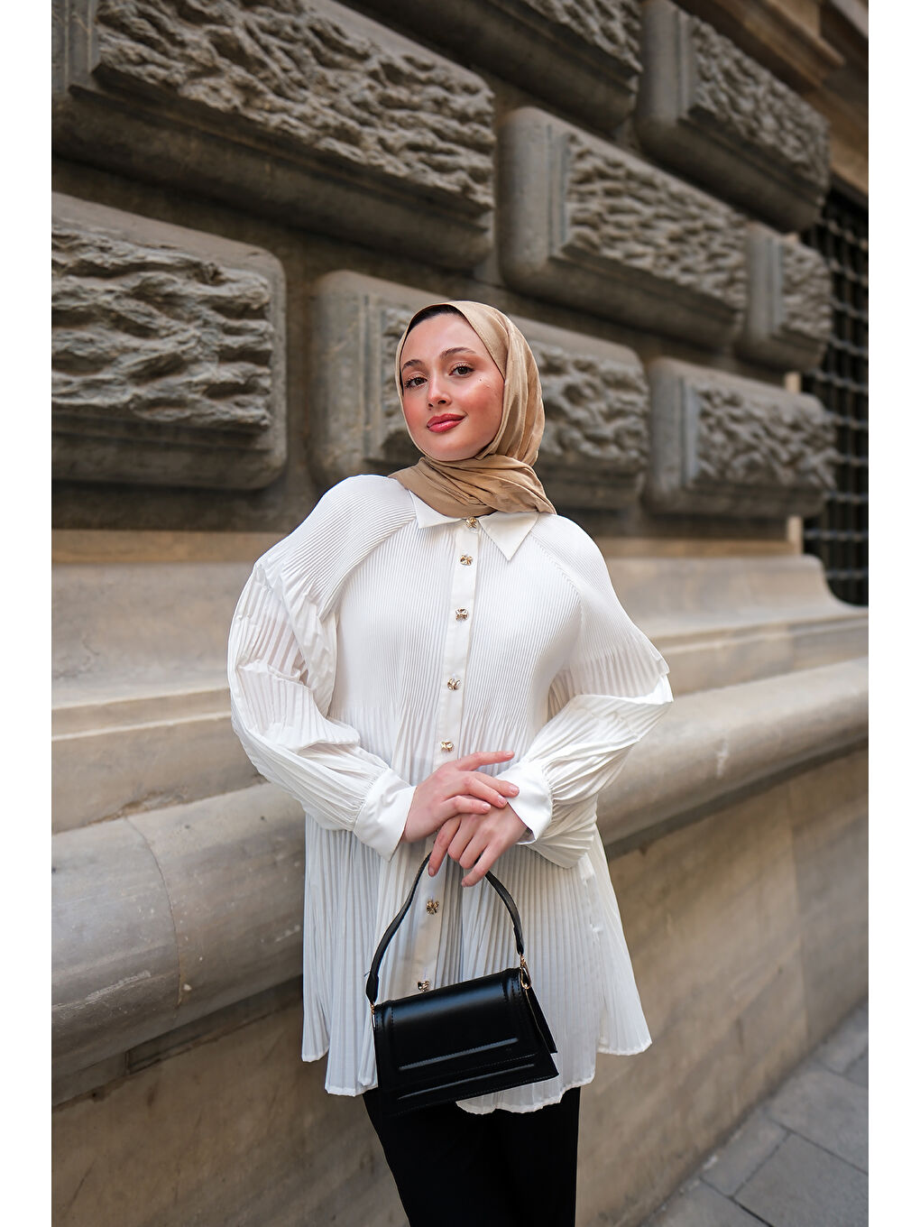 Kadın Gold Düğme Ve Piliseli Gömlek Beyaz-1